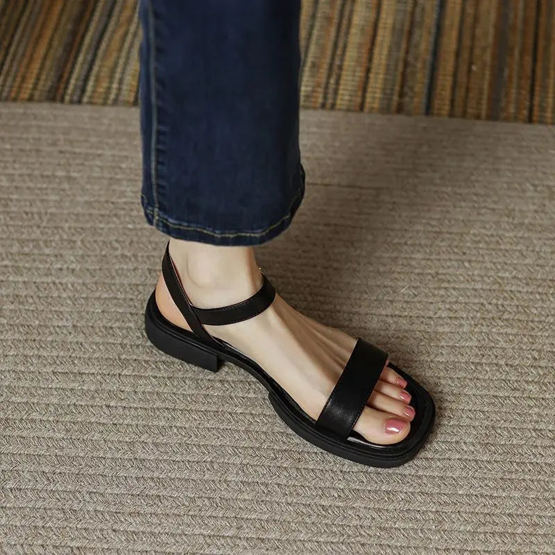 June™ | Les sandales en cuir pour un style raffiné et minimaliste