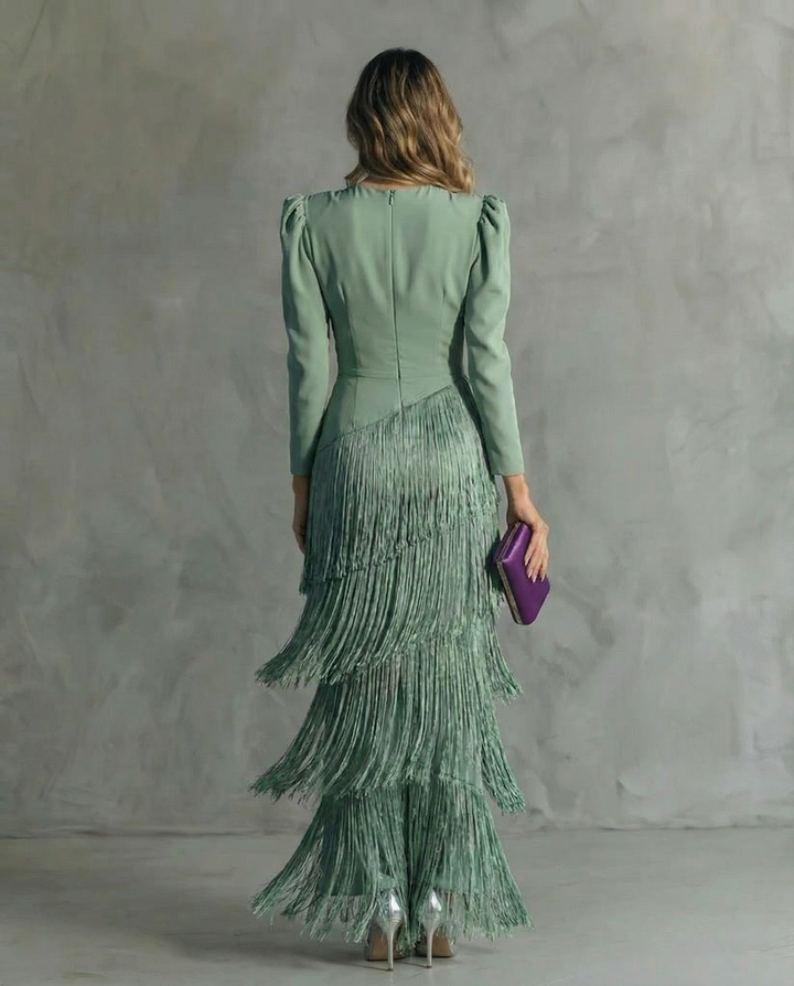Clara | Robe Élegante avec Manches Frangées