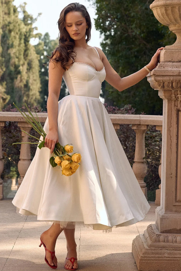 Minerva | Robe Princesse de Luxe à Bretelles Spaghetti